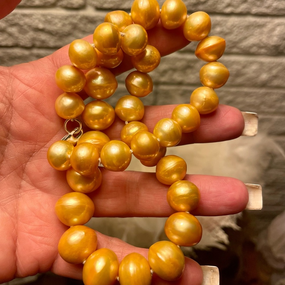 Authentic deep golden south sea pearl necklace - Picture 10 of 16